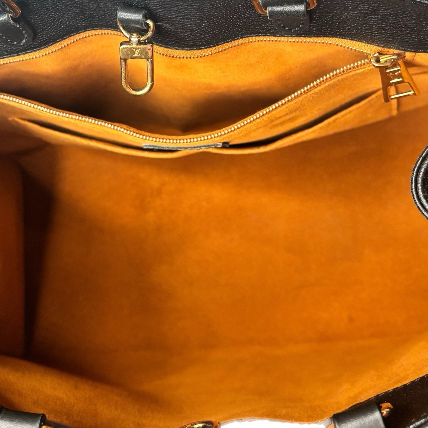 Louis Vuitton OnTheGo (OTG) Black Empreinte MM