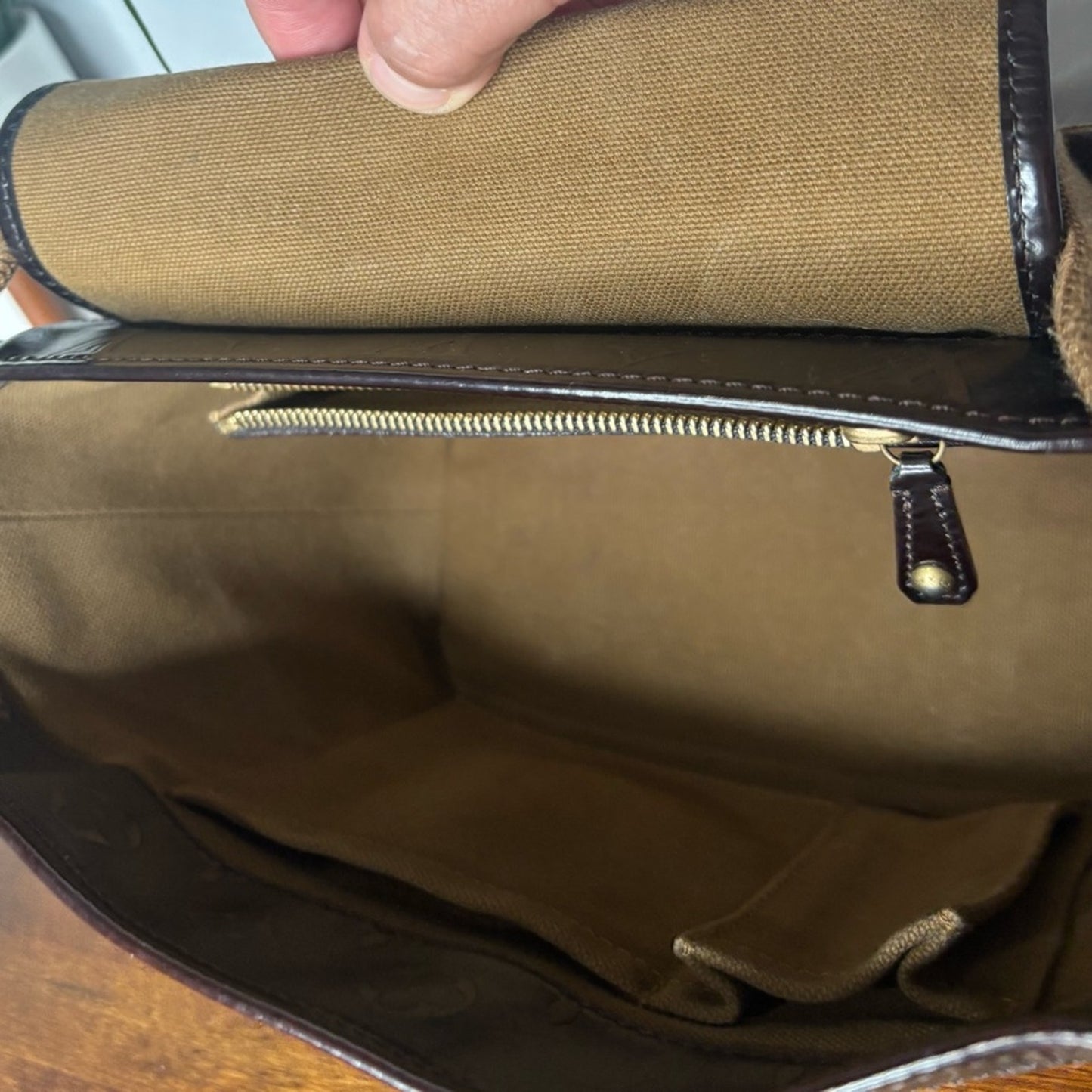 RARE LIMITED EDITION Louis Vuitton Sergent Shoulder bag