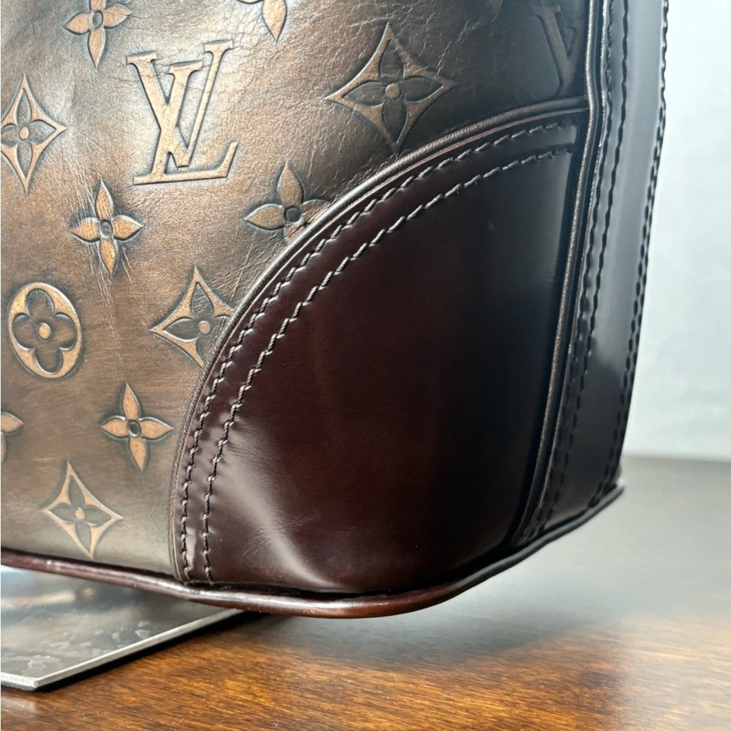 RARE LIMITED EDITION Louis Vuitton Sergent Shoulder bag