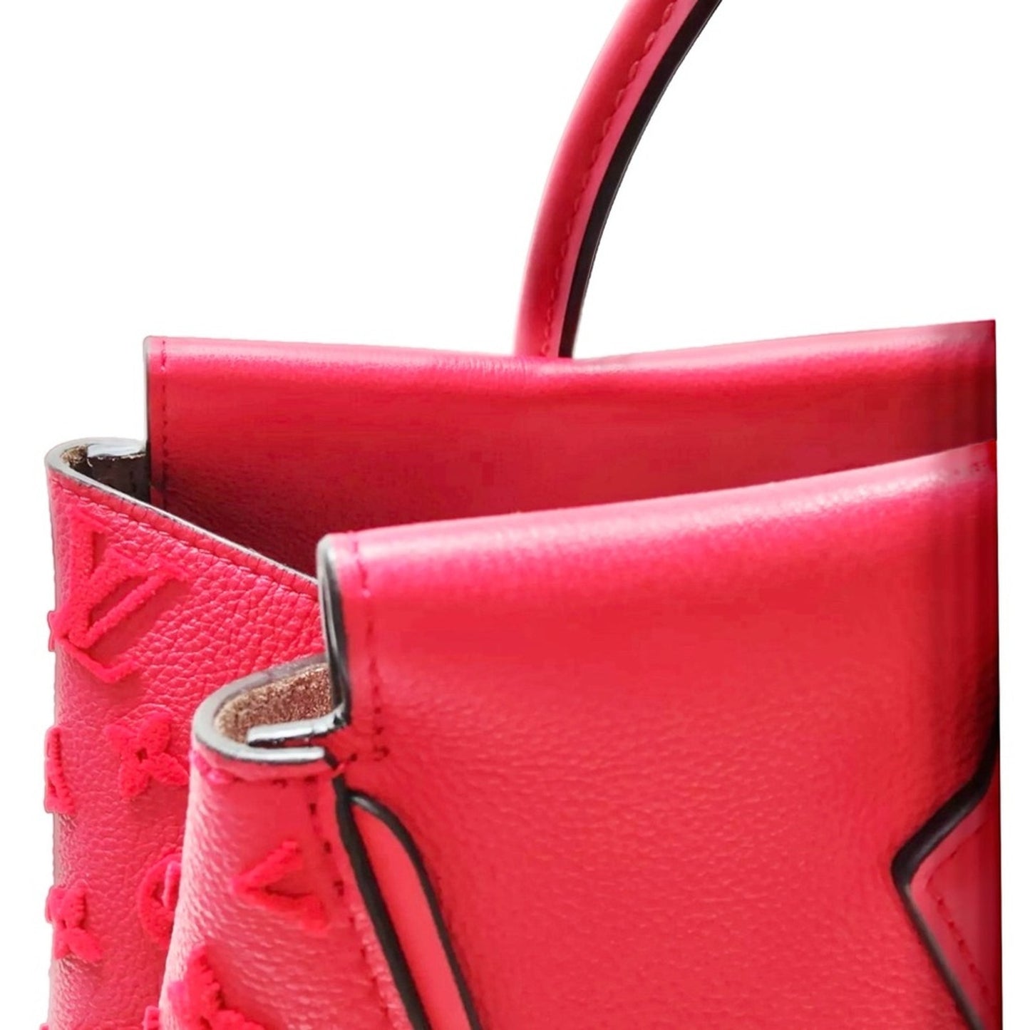 Louis Vuitton “W” veau cachemire tuffetage PM red