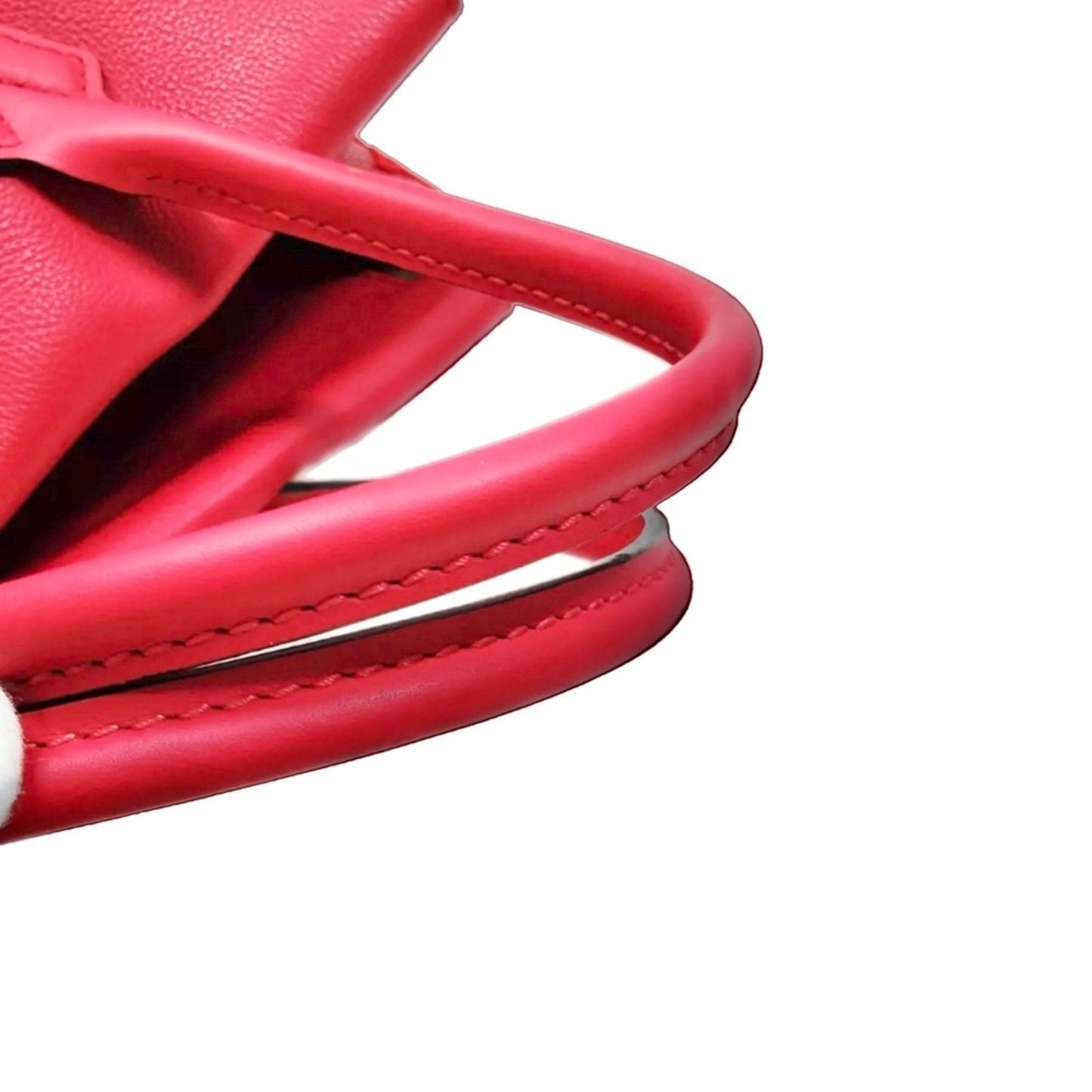 Louis Vuitton “W” veau cachemire tuffetage PM red
