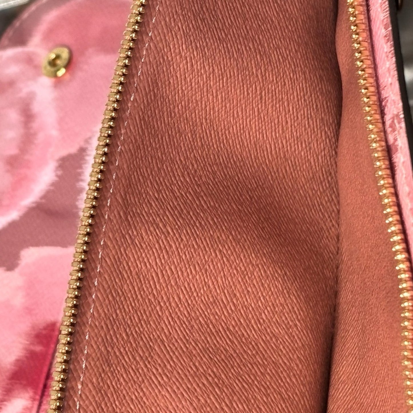 Limited Edition Articles de Voyage Ikat Insolite Rose Velours Wallet - VUITTON