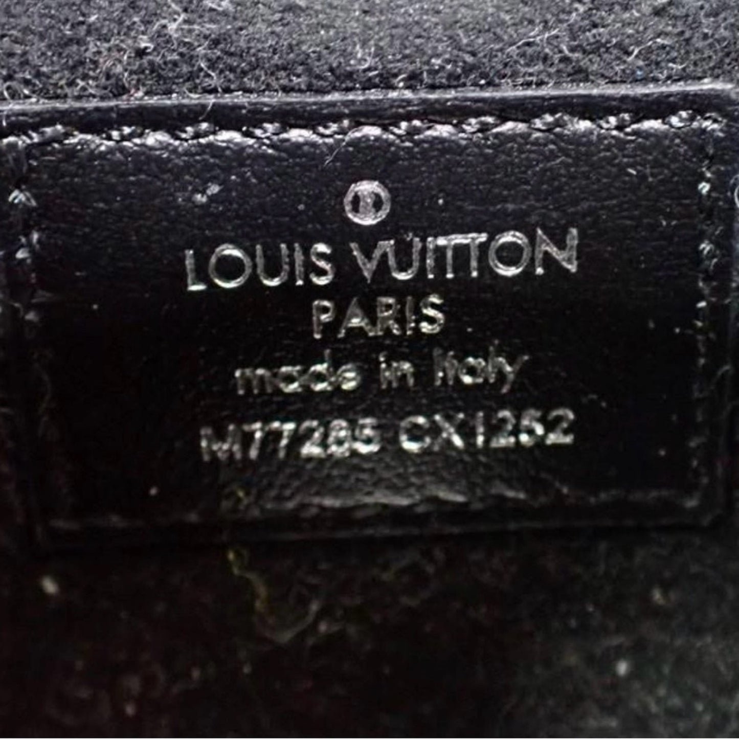 louis vuitton taigarama monogram airpods earphone case M77285 bag charm